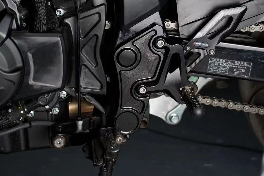 images/157420/RS-HO12-Black-titanium-2.jpg